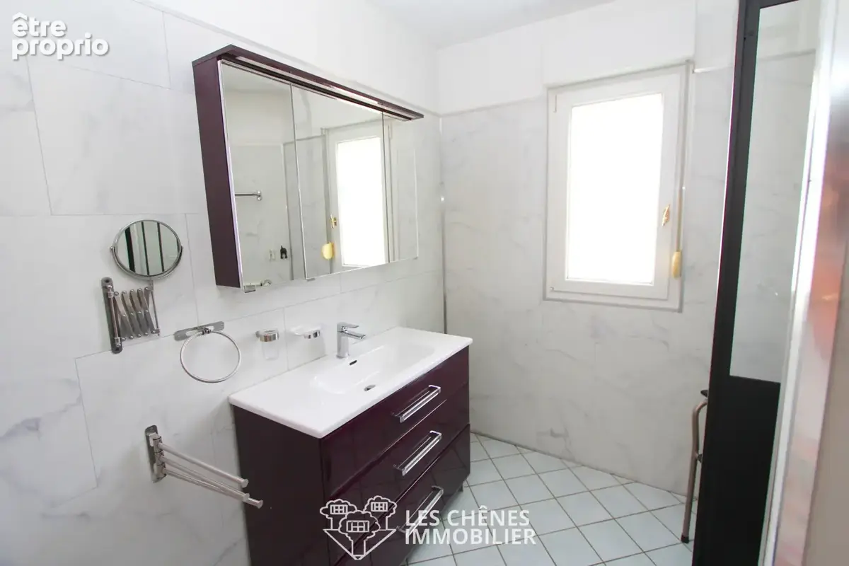 Maison de plain-pied   90 m2   terrain de 6.81ares   garage - photo 6