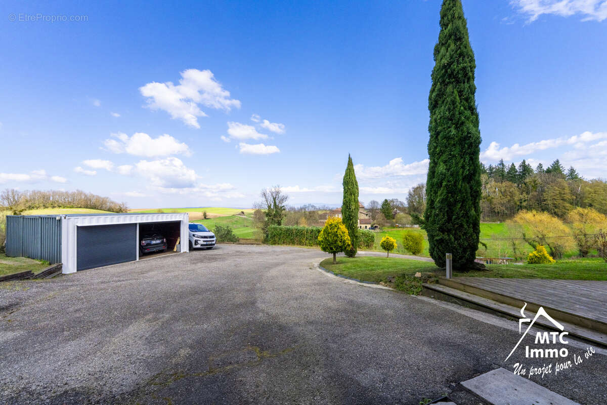 Maison 210 m2 / garage / terrain - photo 4