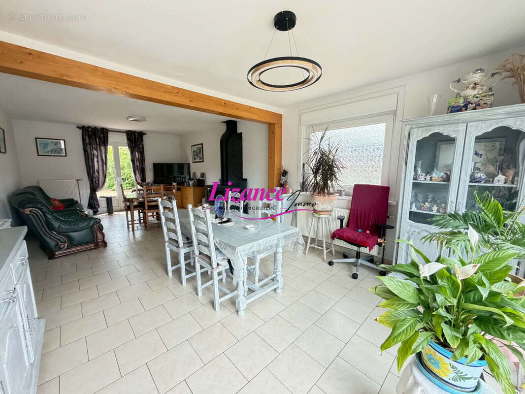Maison 131 m² à Hermies  - photo 4