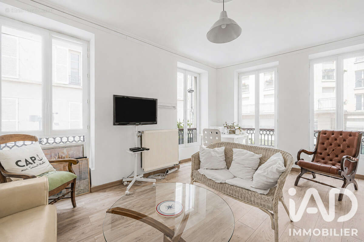 Appartement 71 m² à Paris-10e  - photo 3