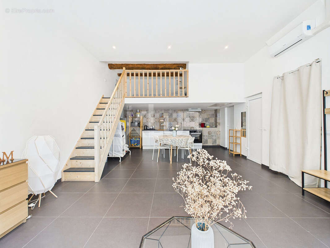 Appartement à MARSEILLE-8E