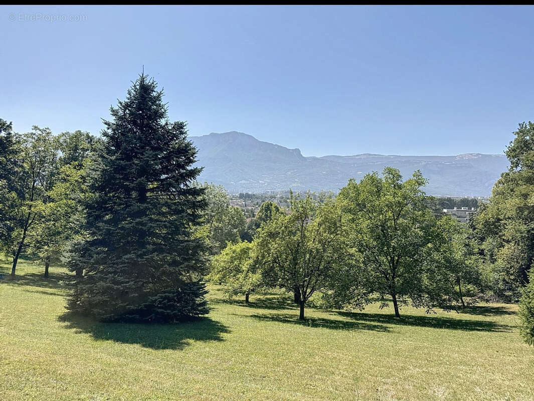 Maison à SAINT-MARTIN-D'HERES