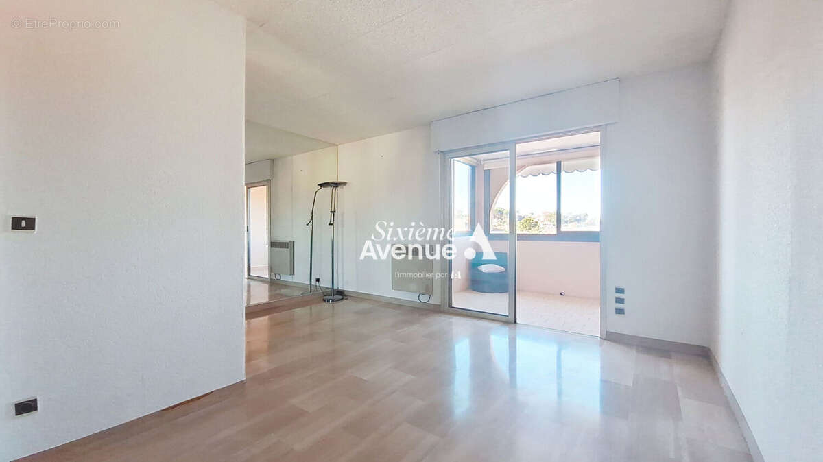 Appartement à MOUGINS