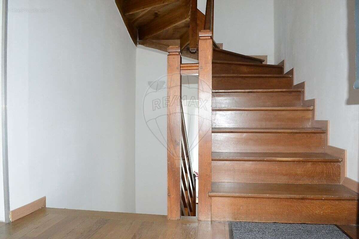 Maison à CERCY-LA-TOUR