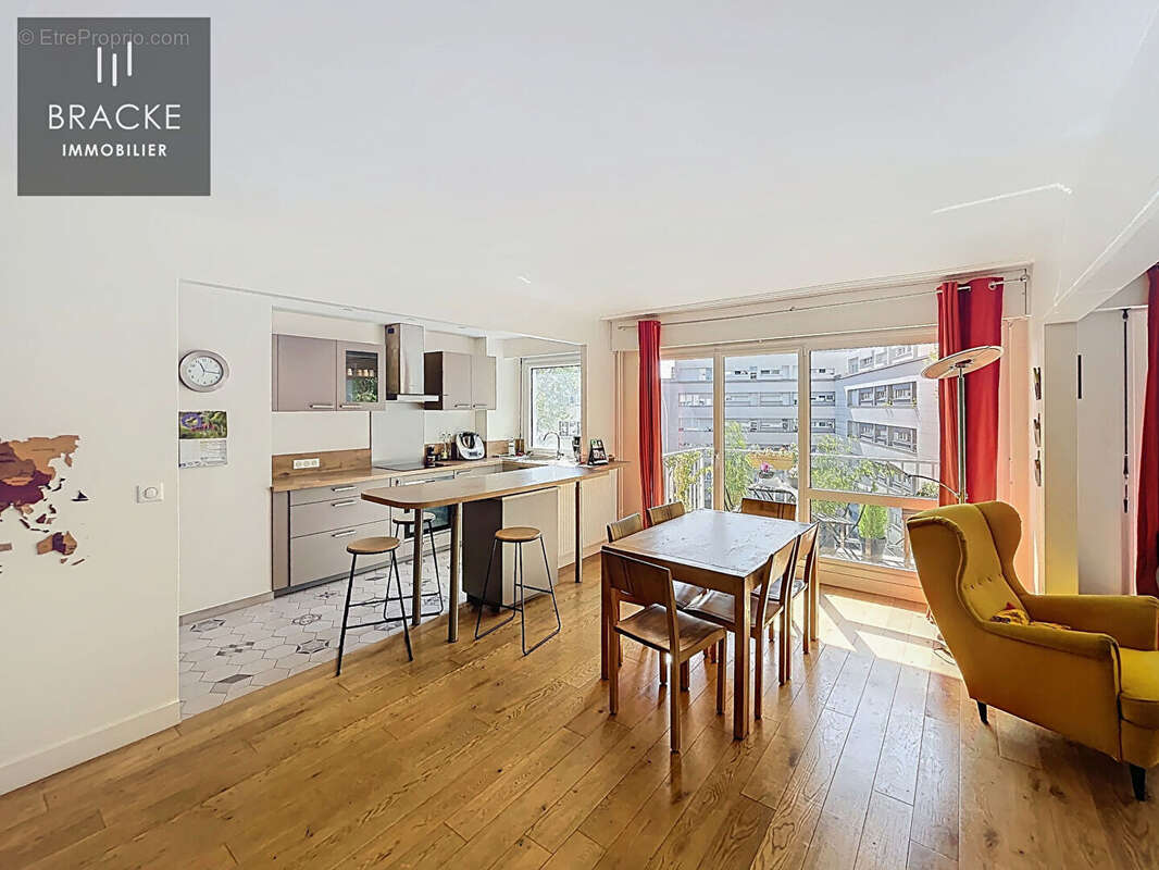 Appartement à COURBEVOIE