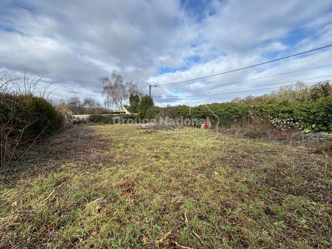 Terrain à FRESNOY-LA-RIVIERE
