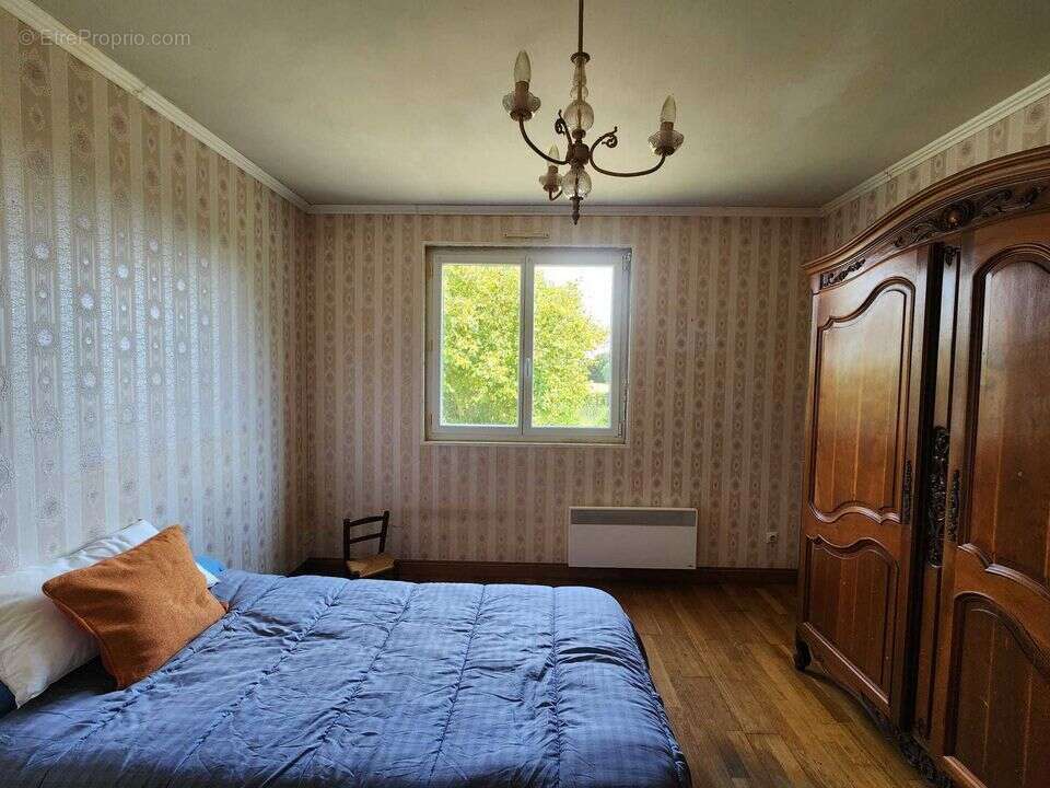 Maison 157 m² à La Chapelle-Saint-Sauveur  - photo 8