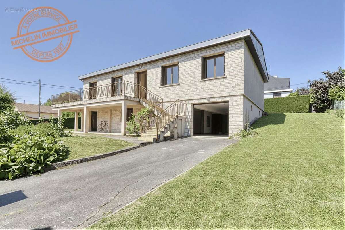 Maison à CHAMPAGNE-AU-MONT-D'OR