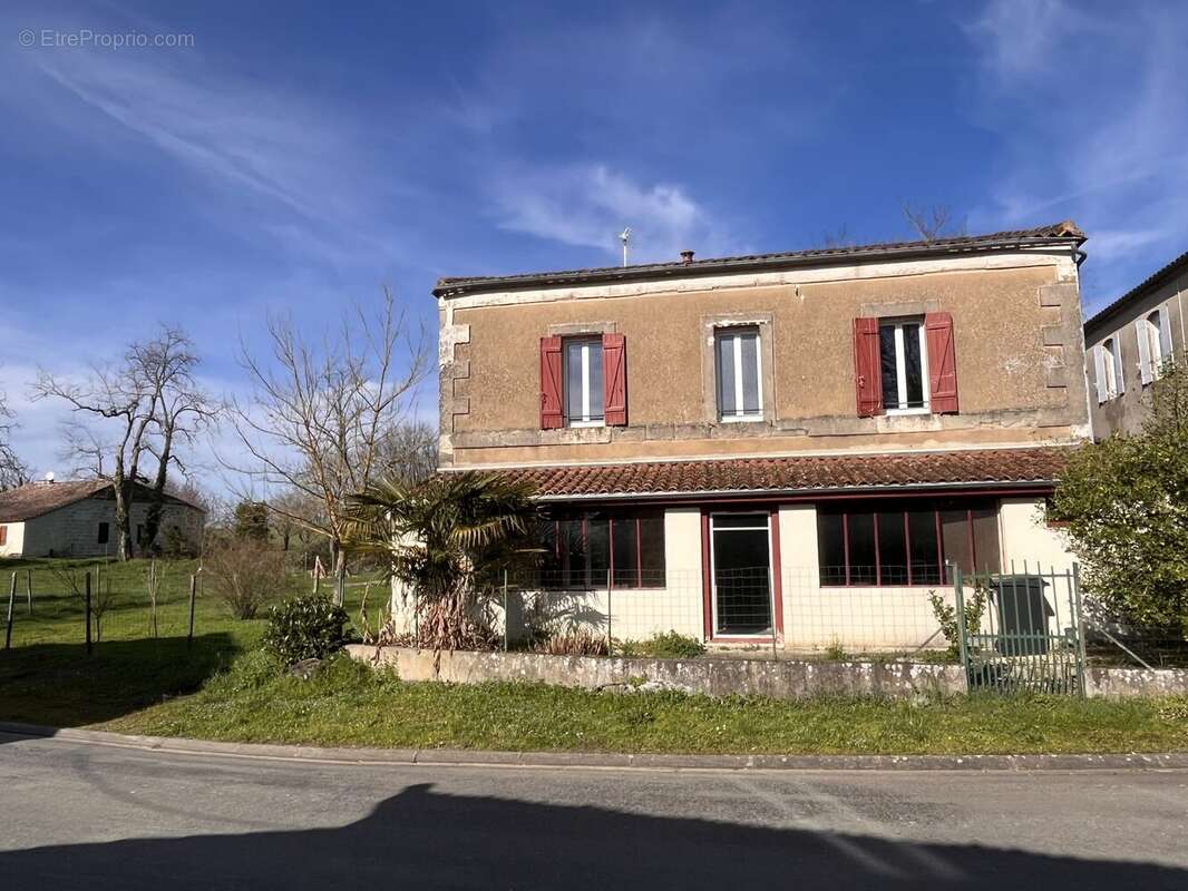 Maison à MONTIGNAC-TOUPINERIE