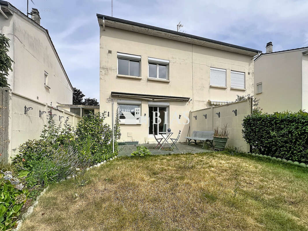 Maison à PETIT-COURONNE