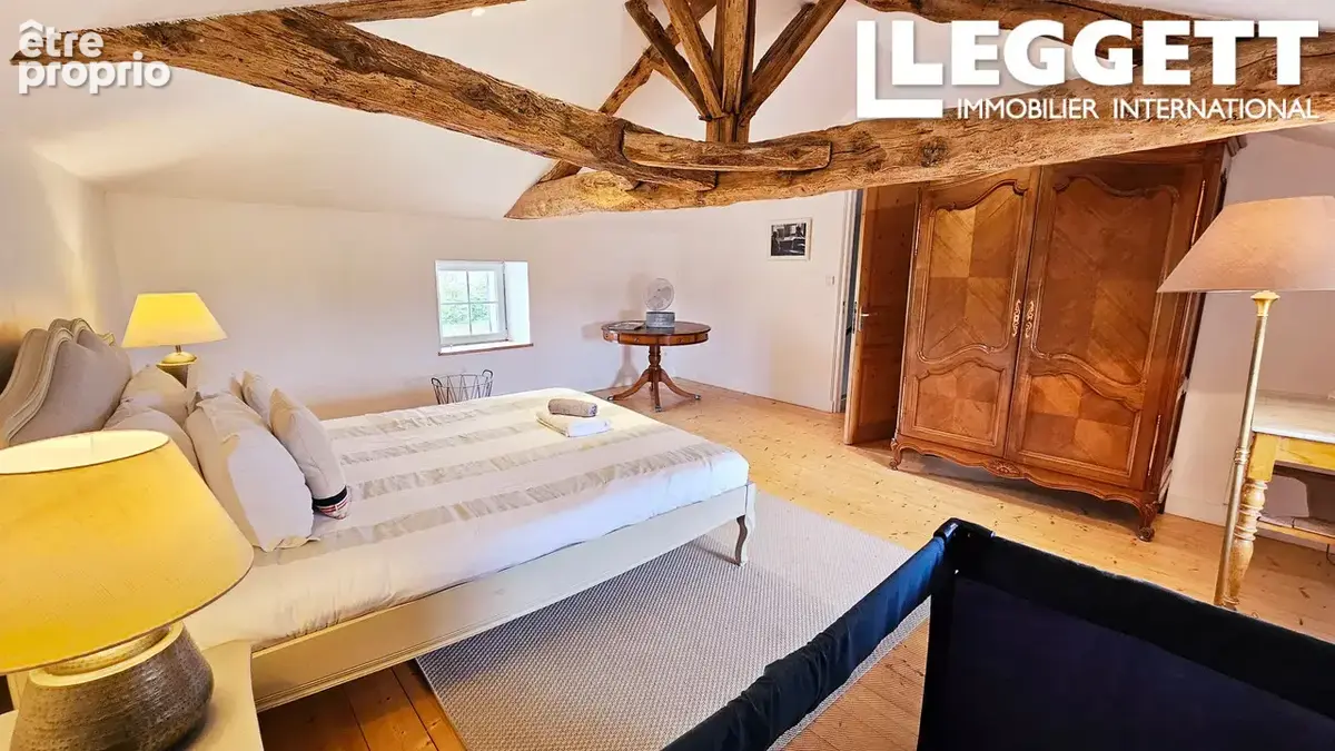 Une impressionnante maison familiale très bien rénovée avec une piscine récente - photo 8