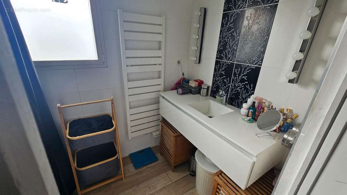 Houdan 3 mn / Maison familiale ossature bois de 195 m2 avec dépendances et piscine - photo 18