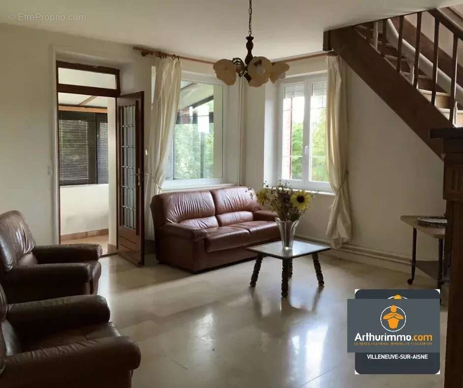 Maison à LONGUEVAL-BARBONVAL