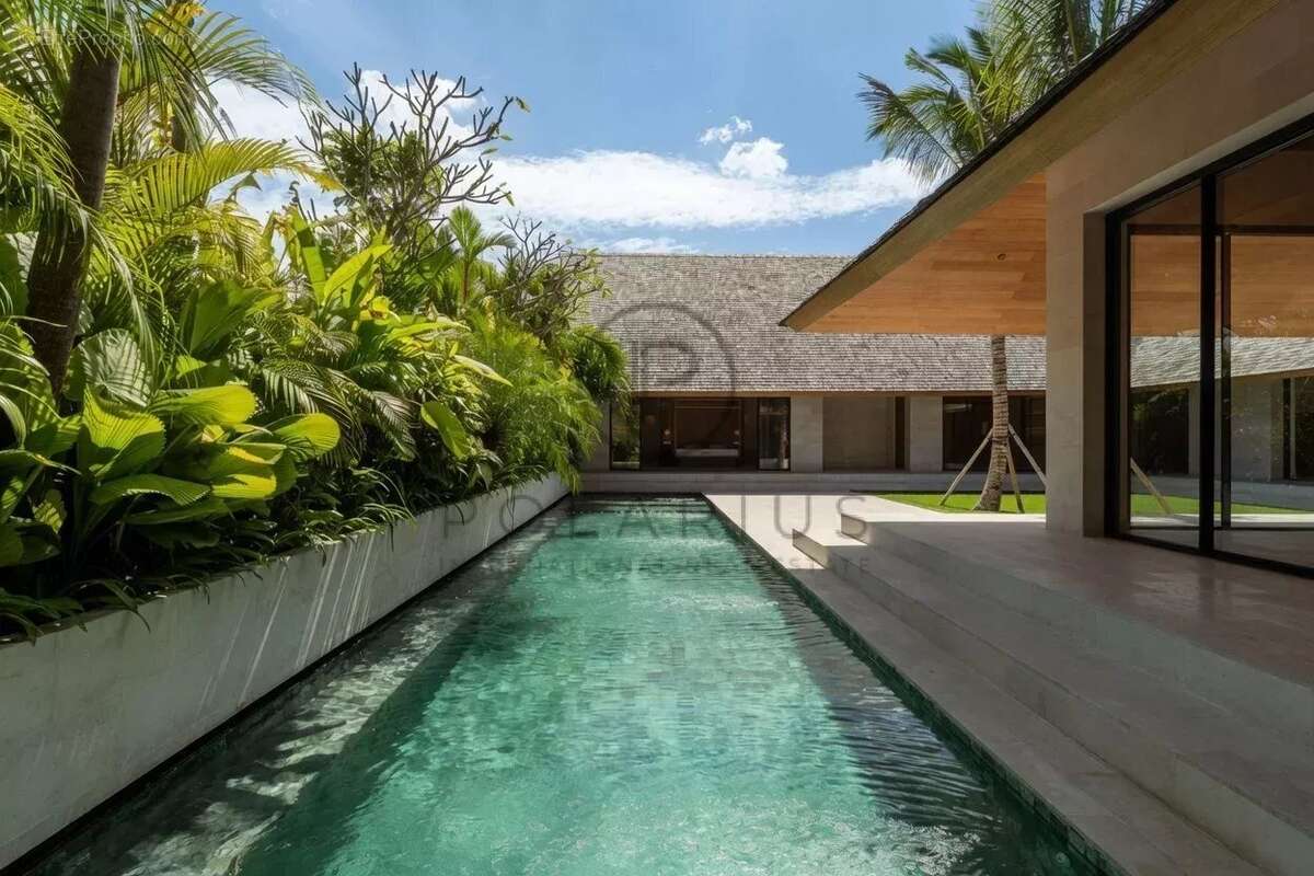 Villa exceptionnelle de 5 chambres à Pererenan  Spacieuse vie de plain-pied et piscine privée de 20 mètres - Bail emphytéotique  - photo 2