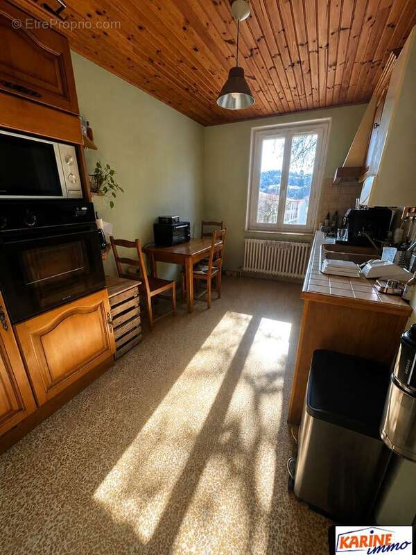 Appartement à FONTAINES-SAINT-MARTIN