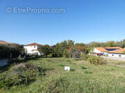 Terrain à VERTAIZON