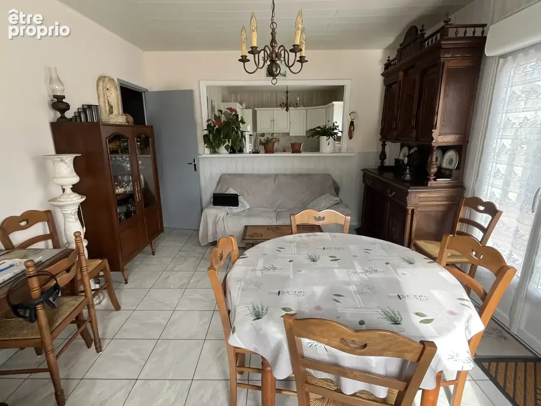 ref 113490 THOUARS proche Leclerc maison de plain pied type 3 avec garage - photo 5