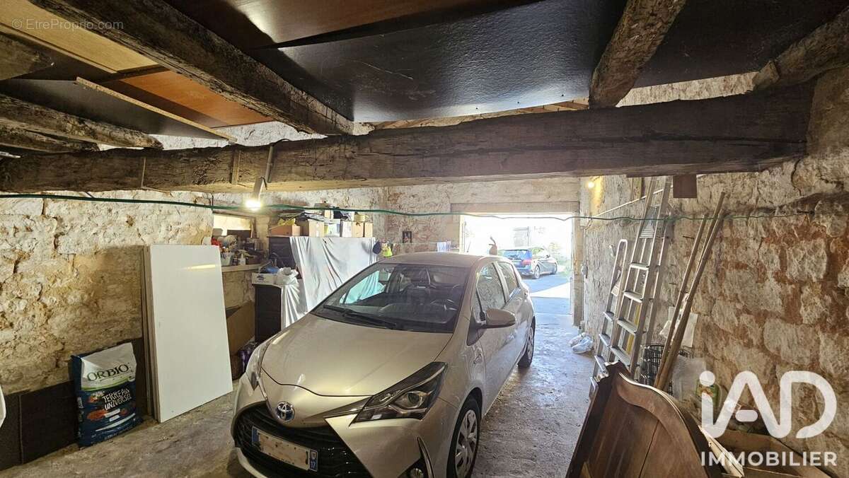 Parking 36 m² à Taillebourg  - photo 5