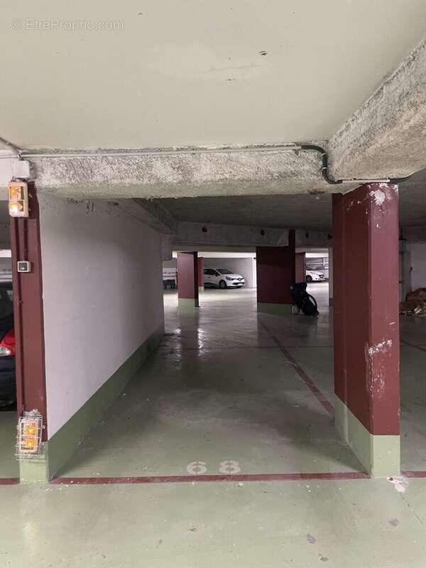 Parking à NEUILLY-PLAISANCE