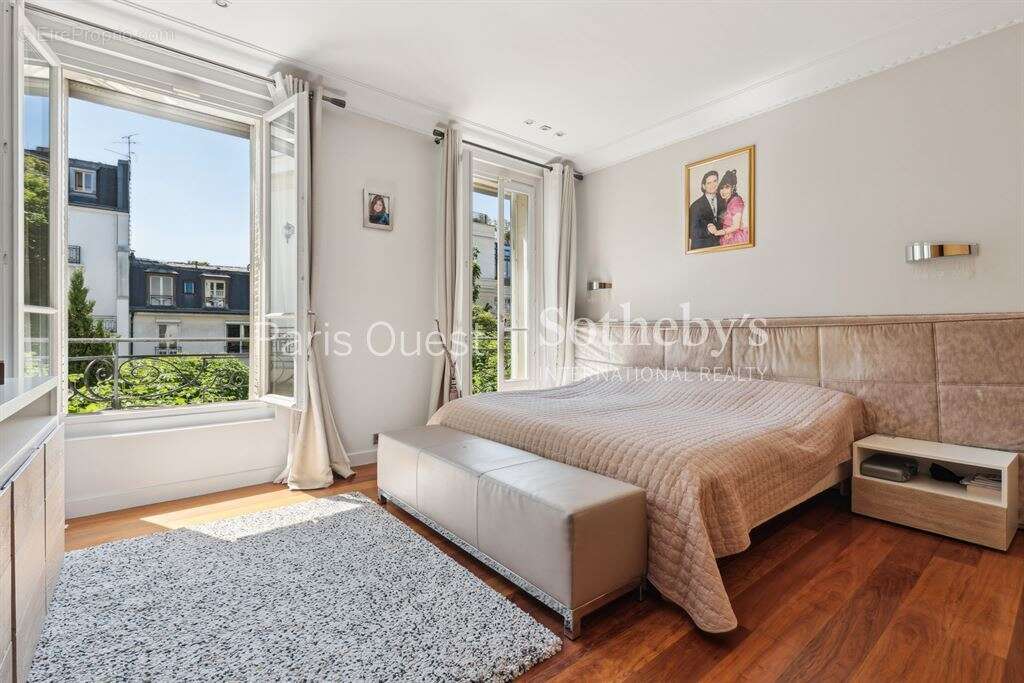 Maison à NEUILLY-SUR-SEINE