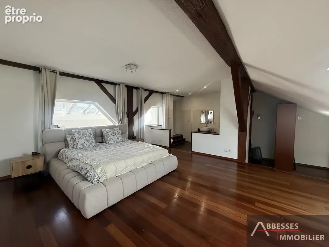 EN EXCLUSIVITÉ - CENTRE VILLE : Au 2ème et dernier étage : Superbe appartement esprit loft de type F5 - photo 20