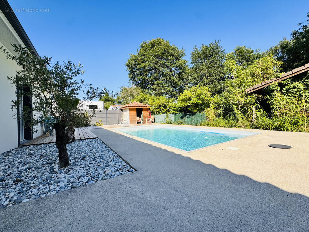 Maison à AZUR