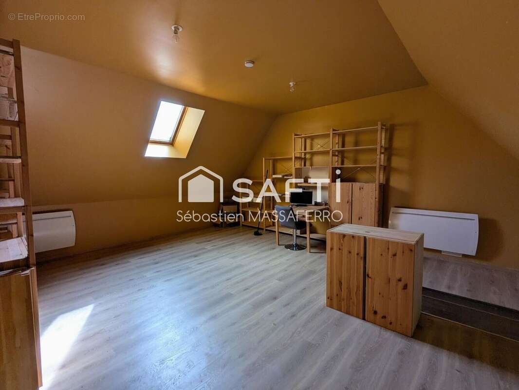 Commerce 68 m² à Lere  - photo 5