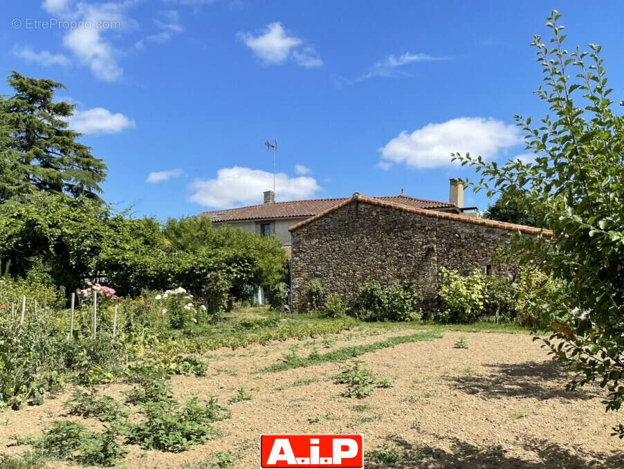 Maison à SAINT-MESMIN