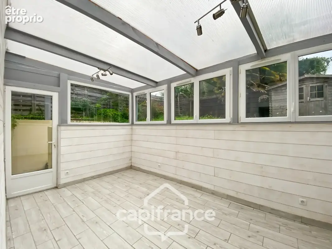  Une maison familiale pleine de caractère dans un village très recherché -6 P- 163 m² environ - jardin - - photo 8
