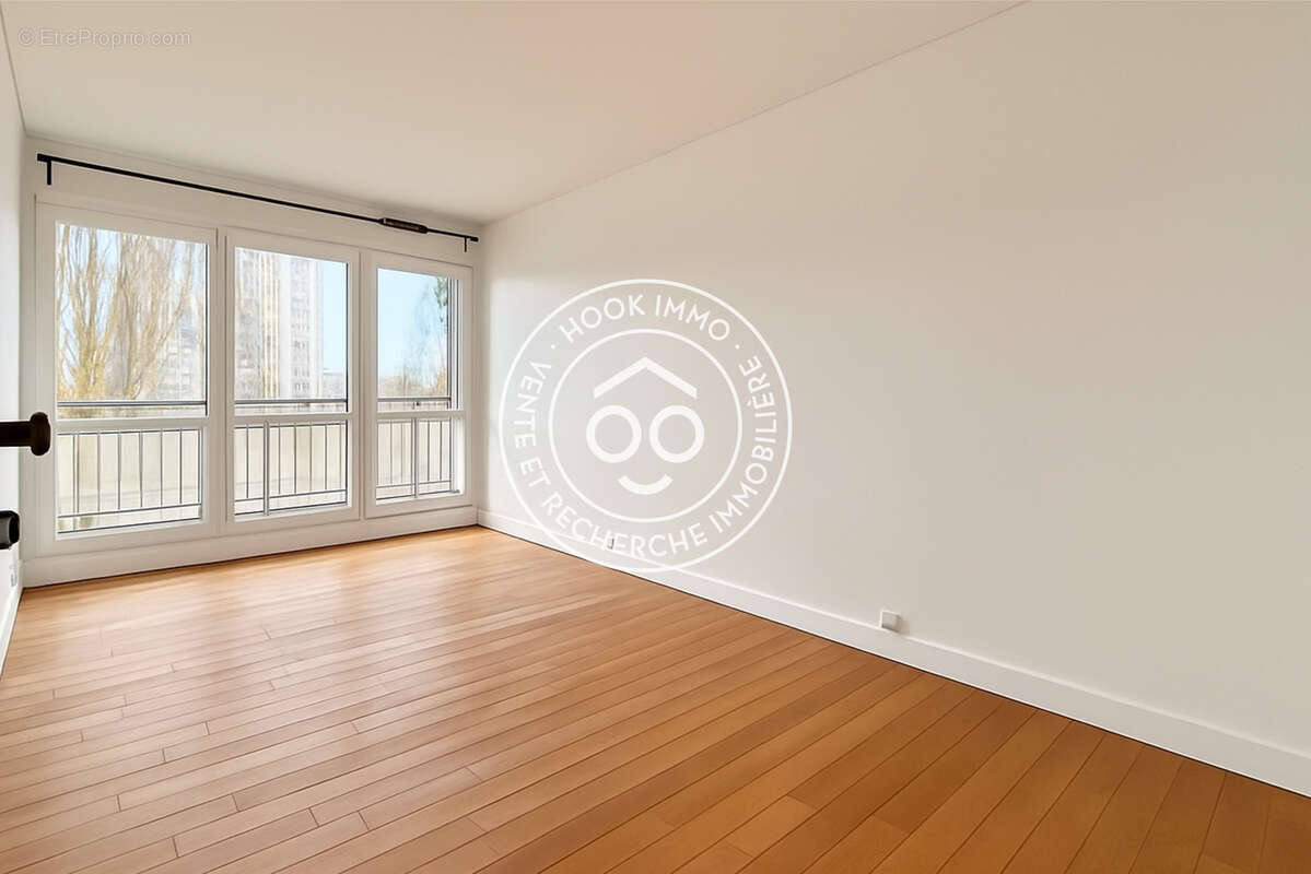 CHAMBRE 3 - Appartement à CHEVILLY-LARUE