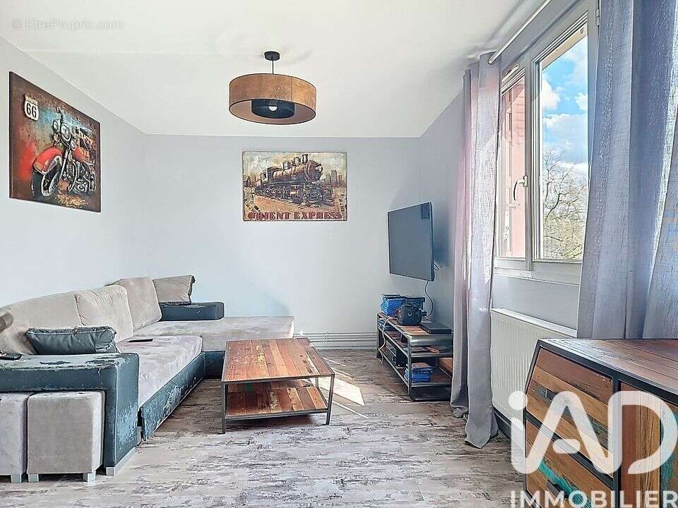 Photo 2 - Appartement à SAINTE-GENEVIEVE-DES-BOIS