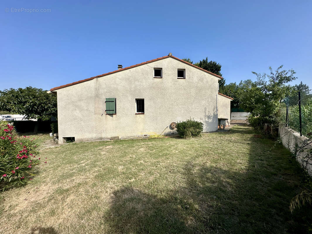 Maison à VILLEMOLAQUE