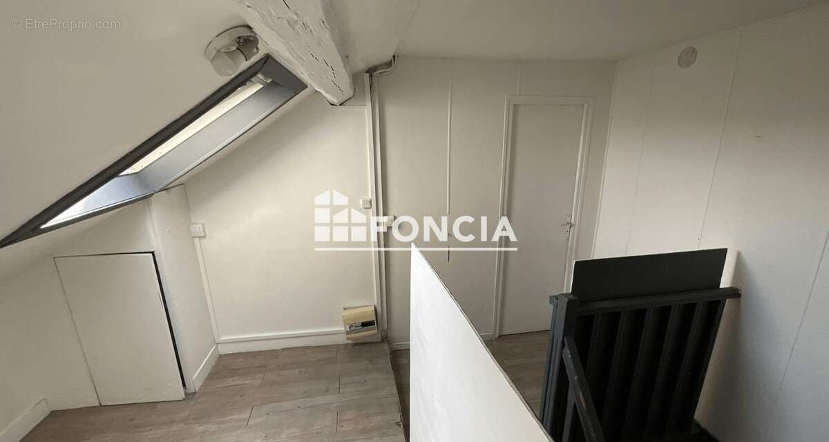 Plein cœur de Longjumeau, pour ce trois-pièces,en duplex, en intérieur de cour,proche de toutes les commodités, au calme et trés - photo 8