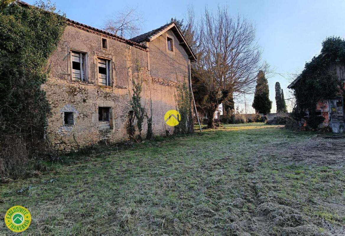 Ensemble immobilier a renover - photo 2