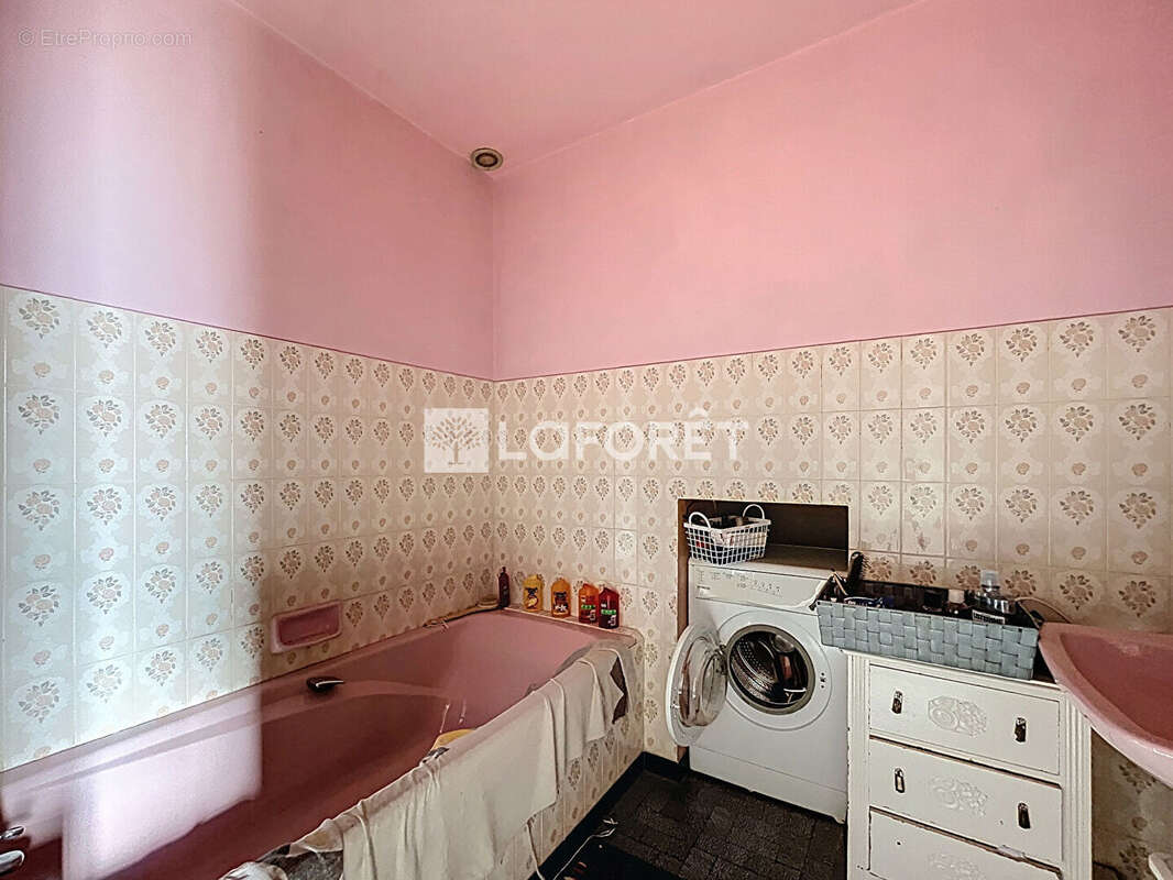 Maison à NEUFCHATEAU