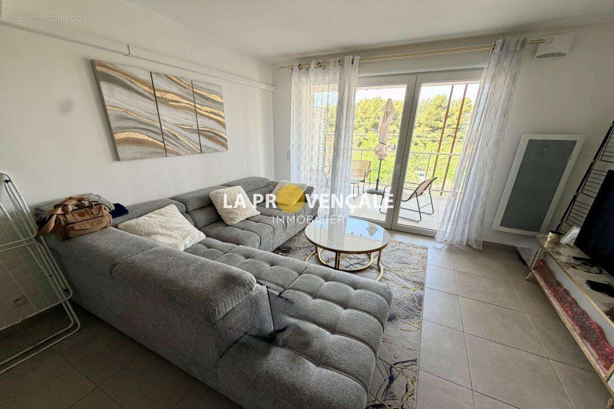 Appartement à ROGNAC