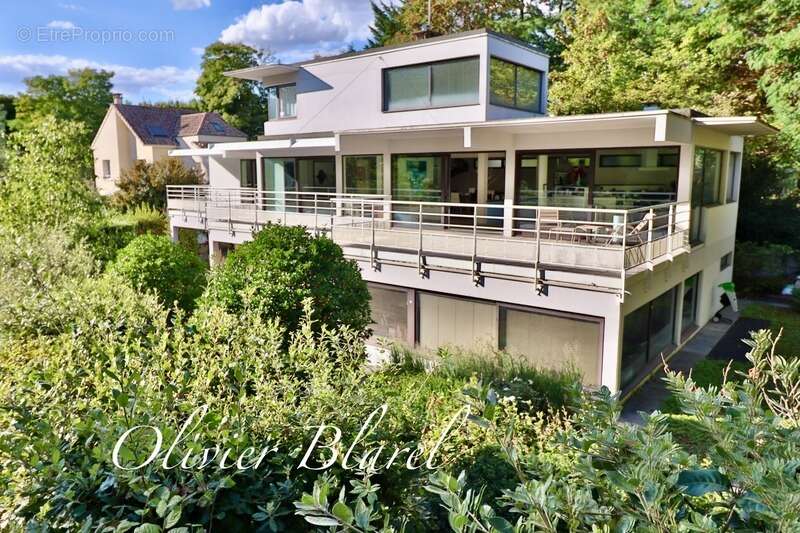Chatou limite Le Vesinet - Villa d'architecte 8 pièces - Jardin paysagé - Reception cathédrale - photo 19