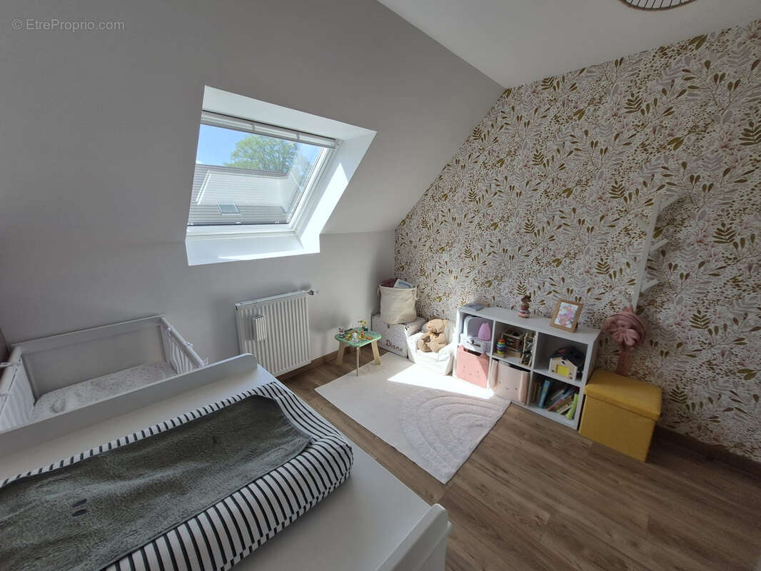 Maison à LA QUEUE-LES-YVELINES