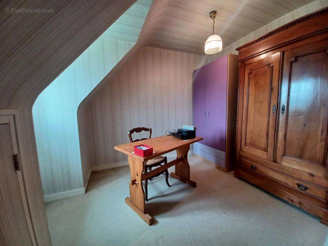 Maison à CLEDEN-POHER