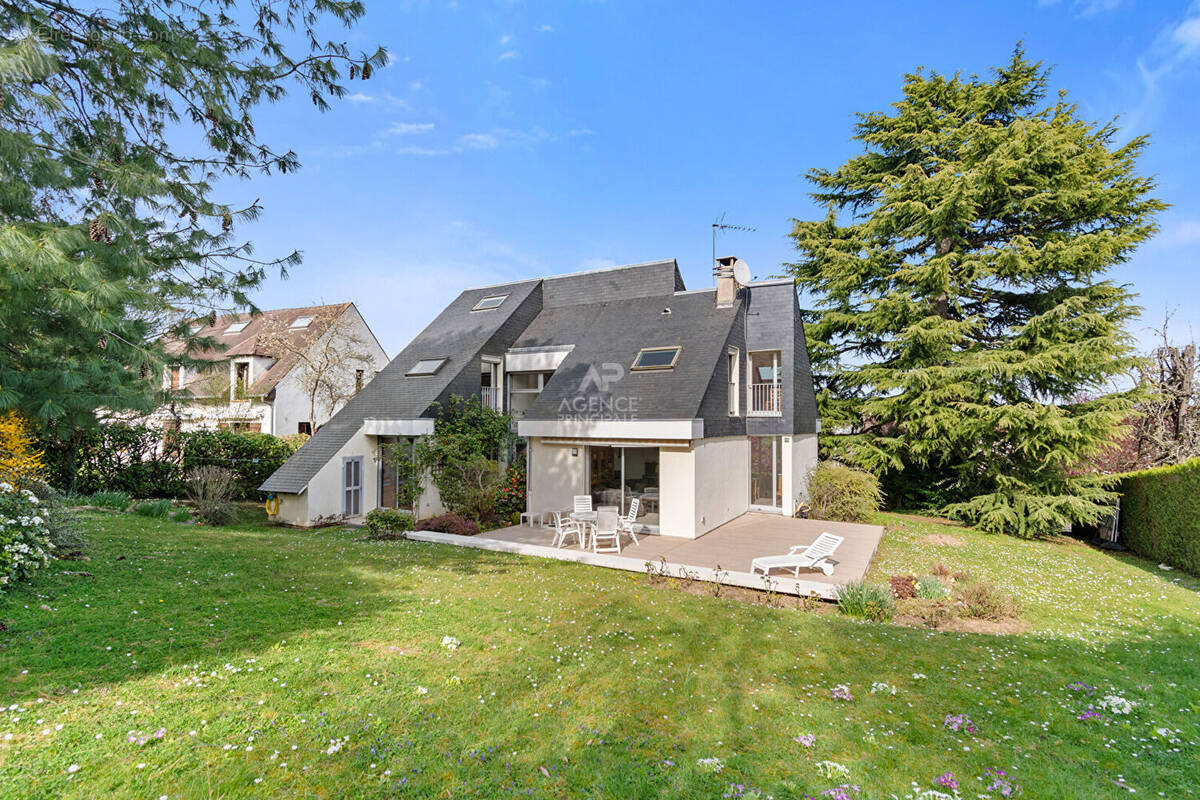 Maison à SAINT-GERMAIN-EN-LAYE