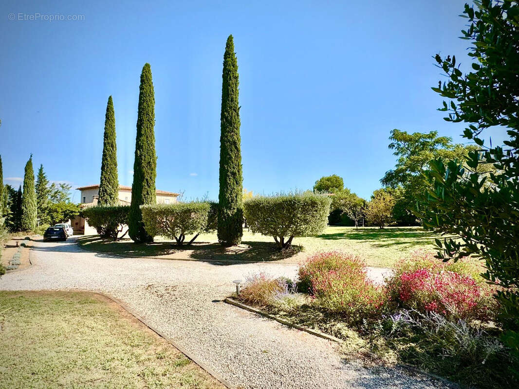 Terrain à LES MATELLES
