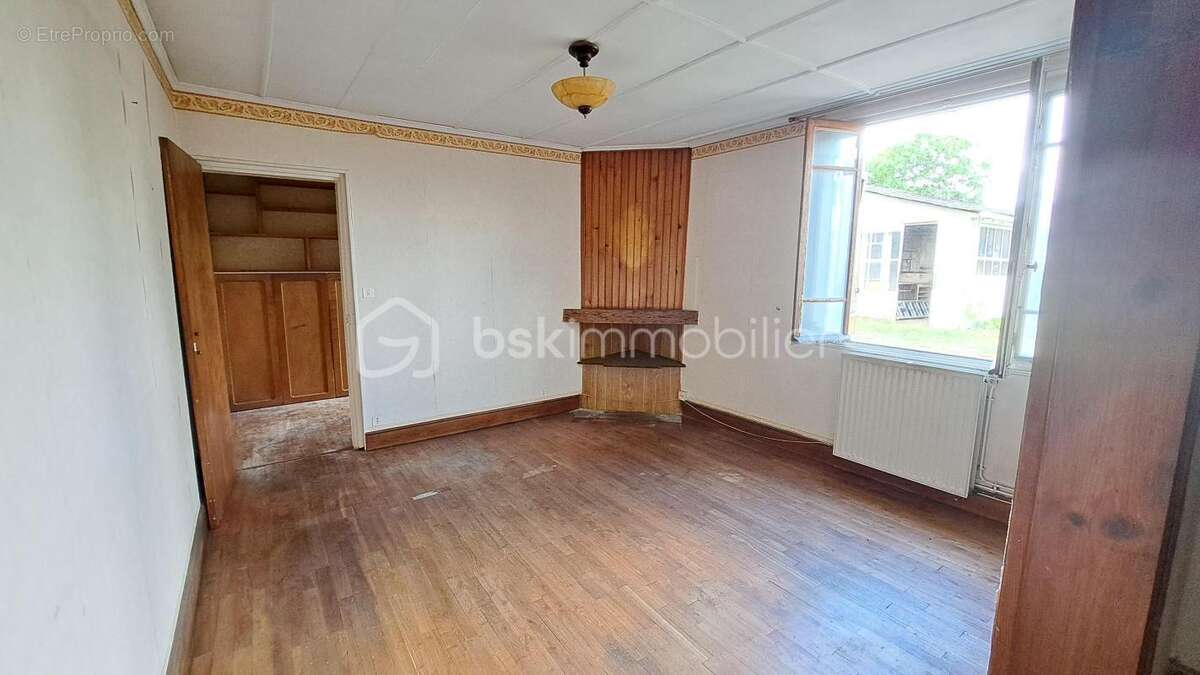 Maison à COULOUNIEIX-CHAMIERS