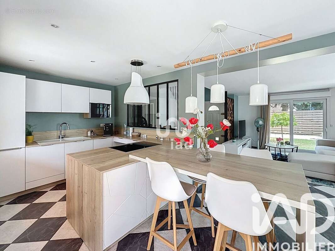 Photo 2 - Maison à BOISSISE-LE-ROI