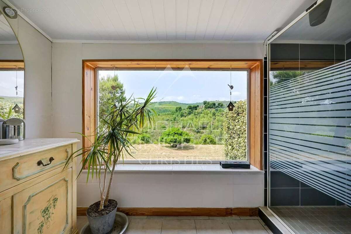 Maison à SAINT-CYR-SUR-MER