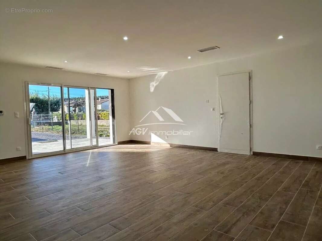 Maison à SAINT-MARTIN-DE-VALGALGUES