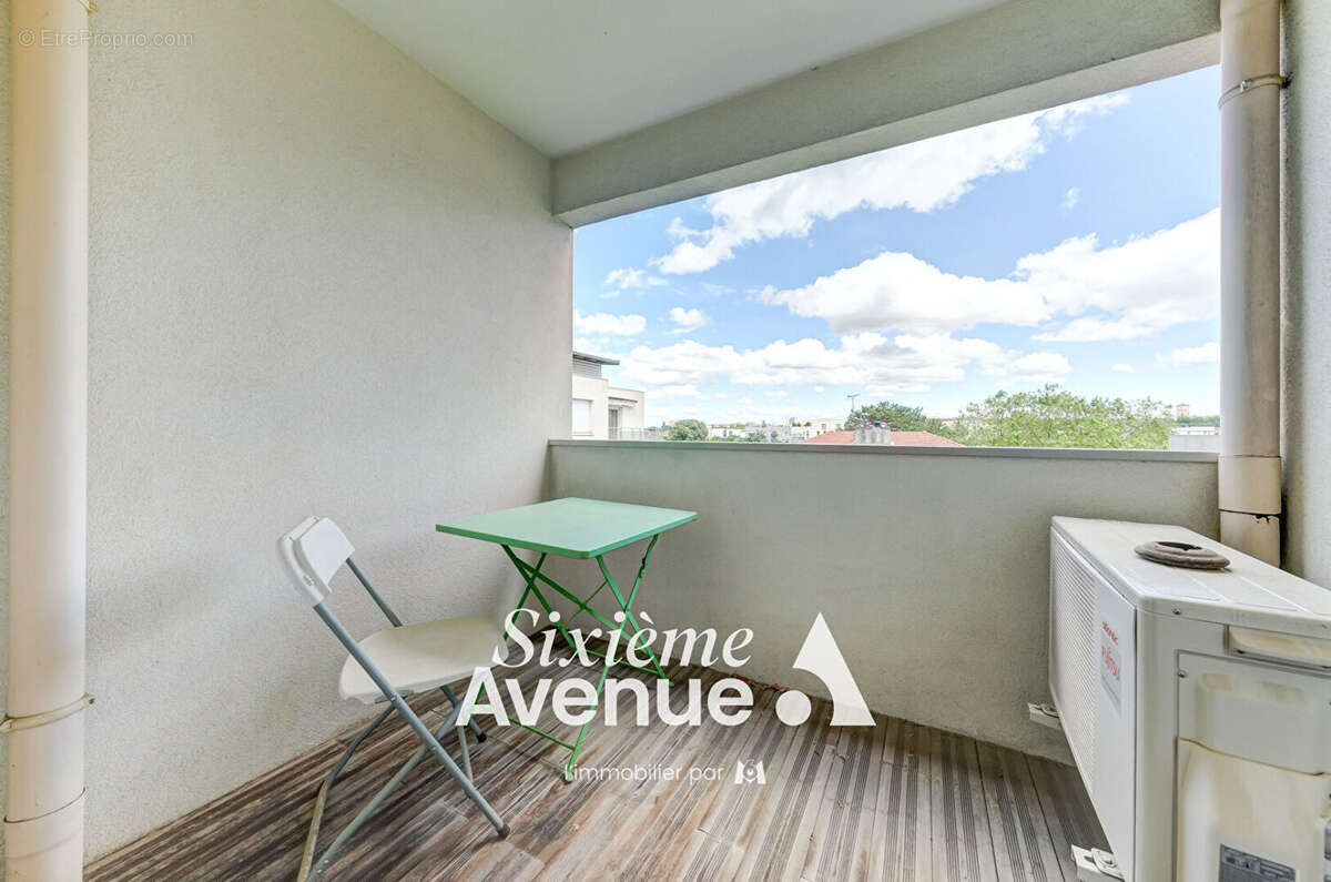 Appartement à DECINES-CHARPIEU