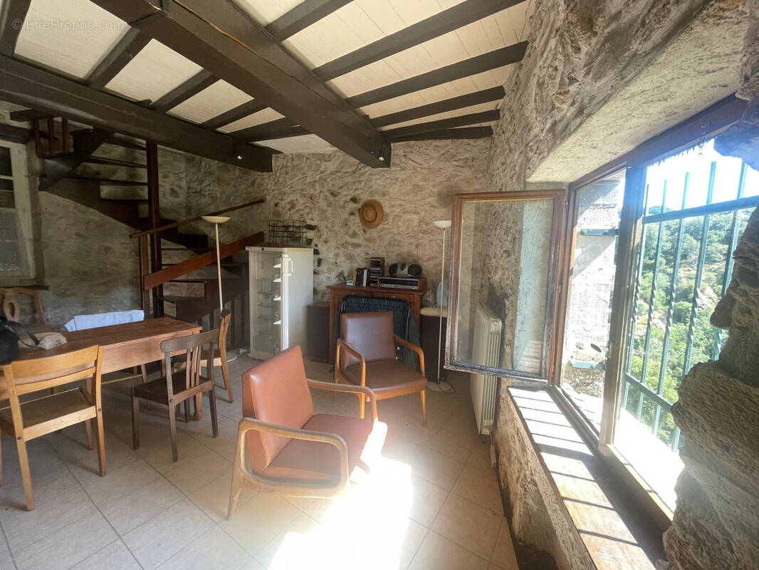Maison à MONTOLIEU