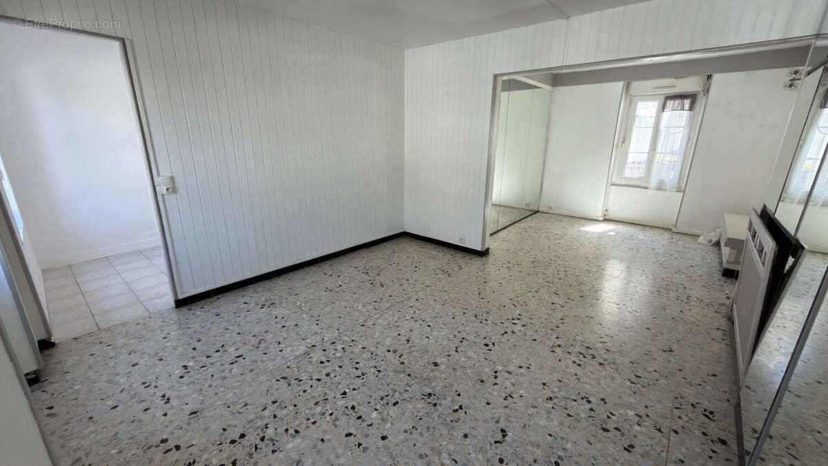 Appartement à MEZIERES-SUR-SEINE
