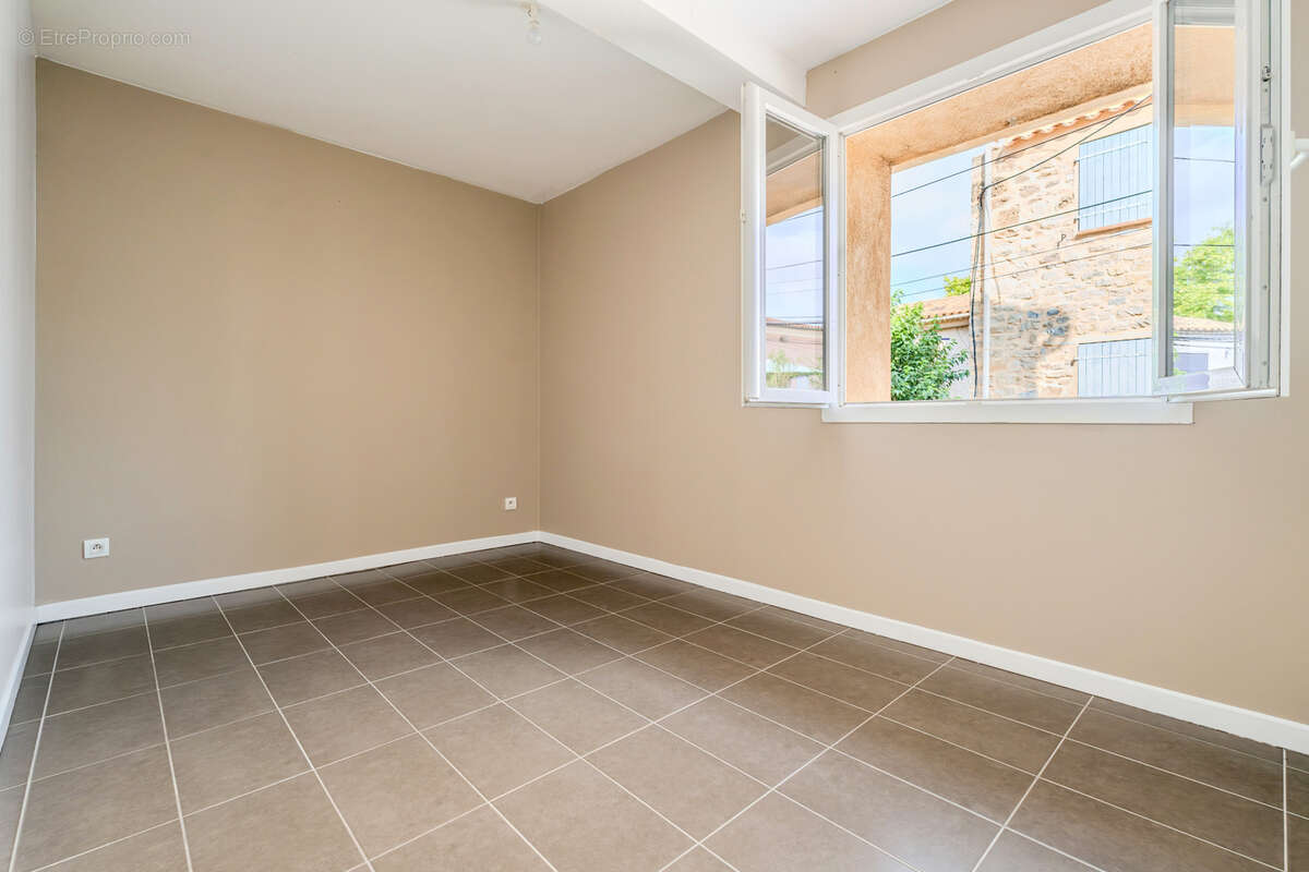 Appartement à PUGET-VILLE