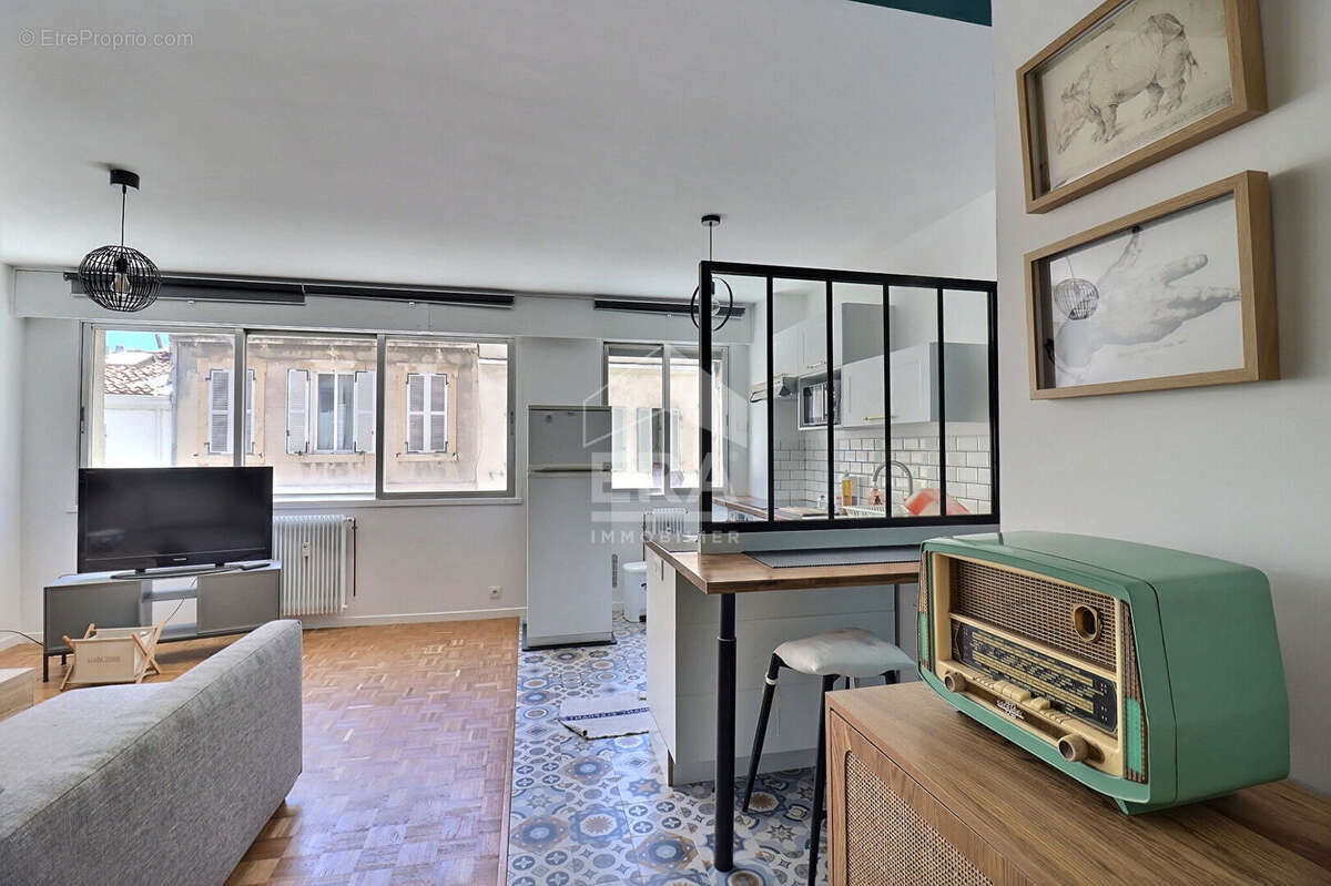 Appartement à MARSEILLE-4E